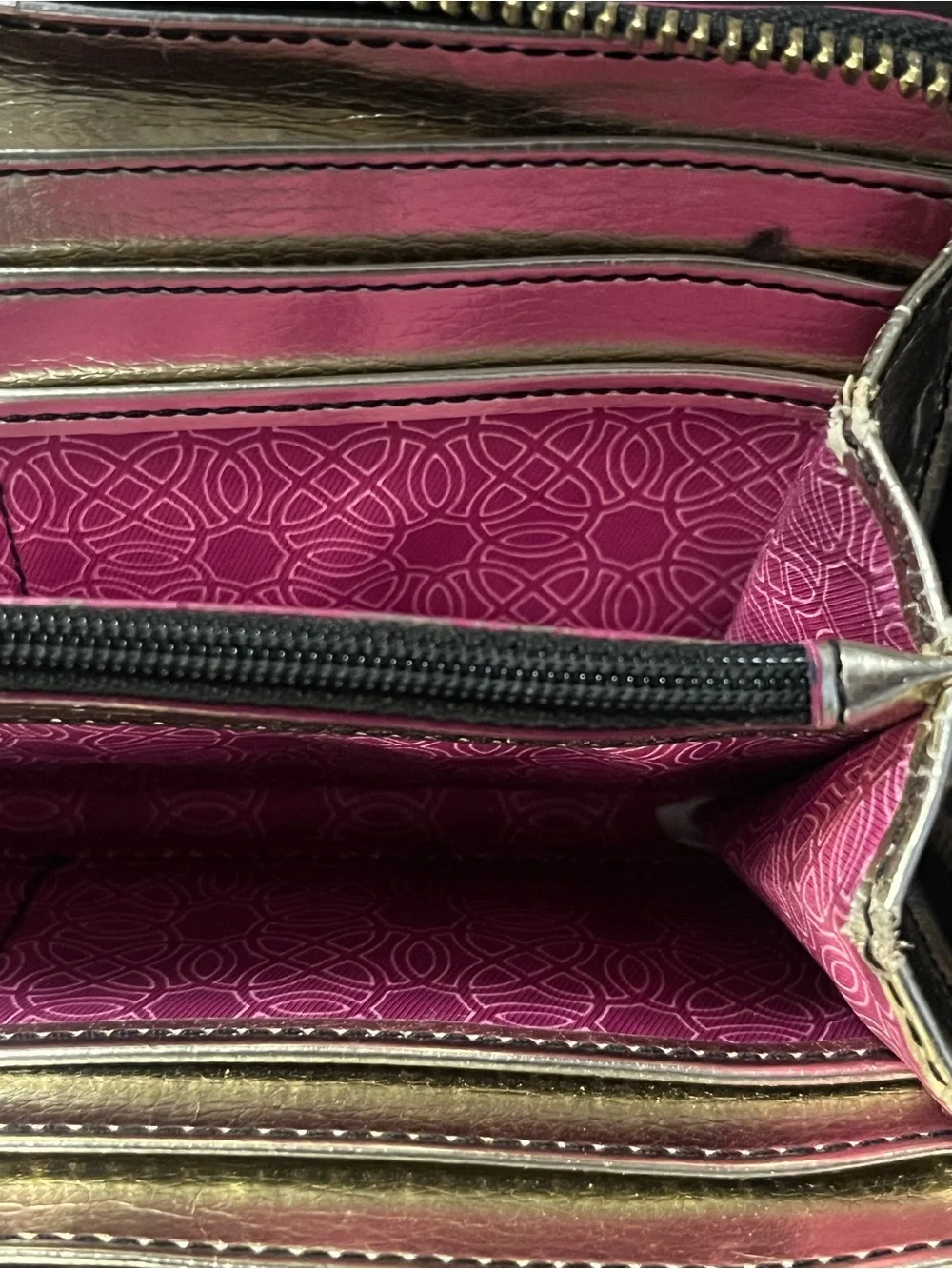 GUC Stella & Dot Snakeskin Print Zip Around Tassel Wallet